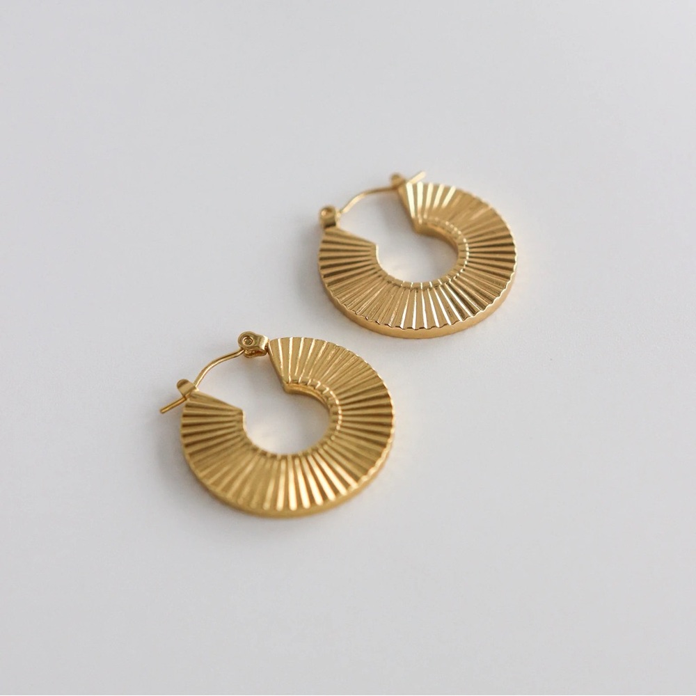 NEW💎18K Gold Plated Chunky Hoop Earrings*